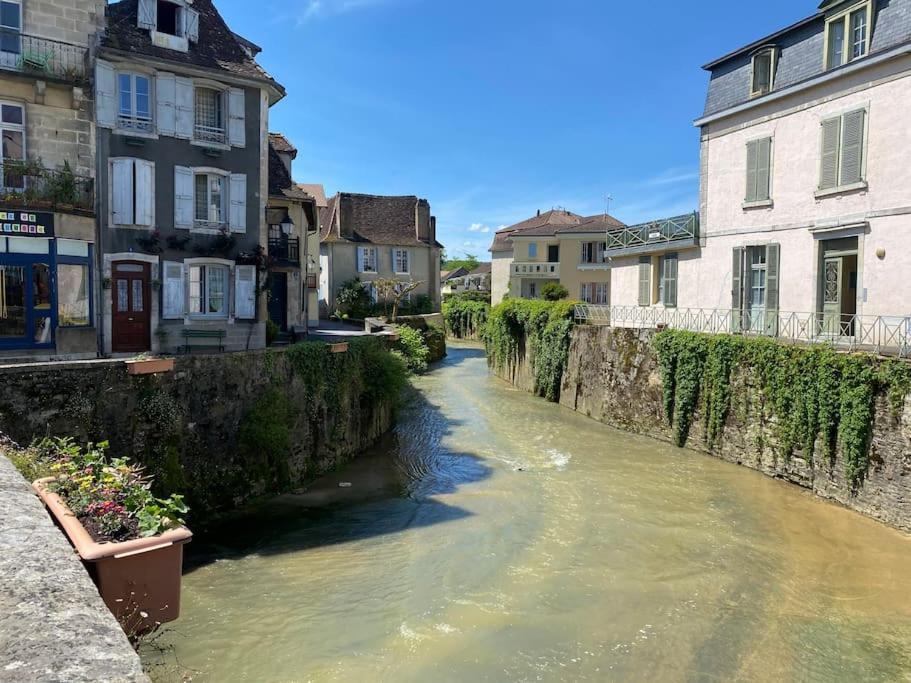 Appartement Le Nid Du Saleys - 70 M2 Centre Ville De Salies-De-Bearn Salies-de-Béarn Exterior foto
